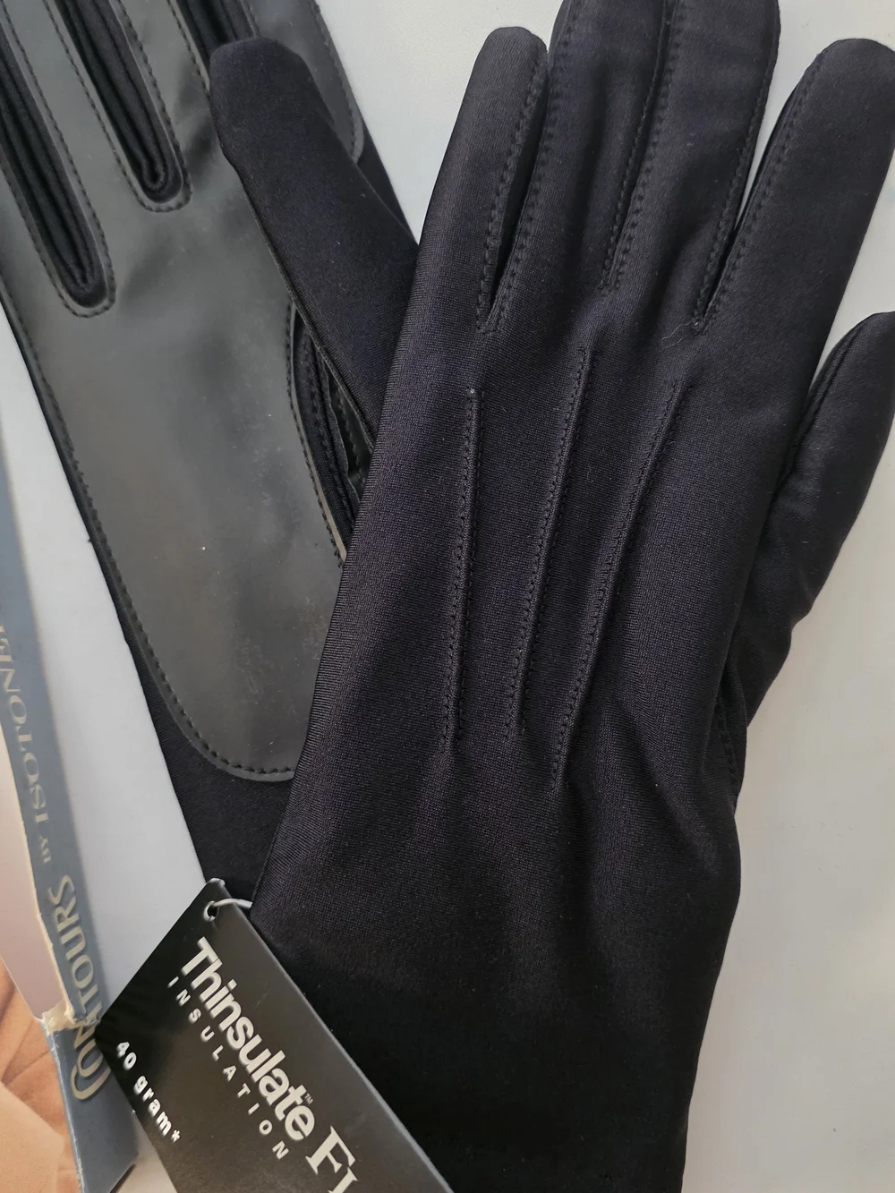 isotoner Women's Black Thinsulate Flex Gloves - Picture 3 of 4
